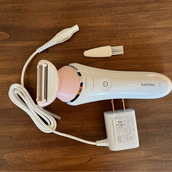 Philips Other - Philips Wet Dry Cordless Electric Razor